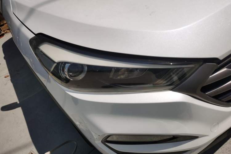 Used Hyundai Tucson 2015 1.6T Dual-Clutch Two-Wheel-Drive Smart Model Right Front Headlight