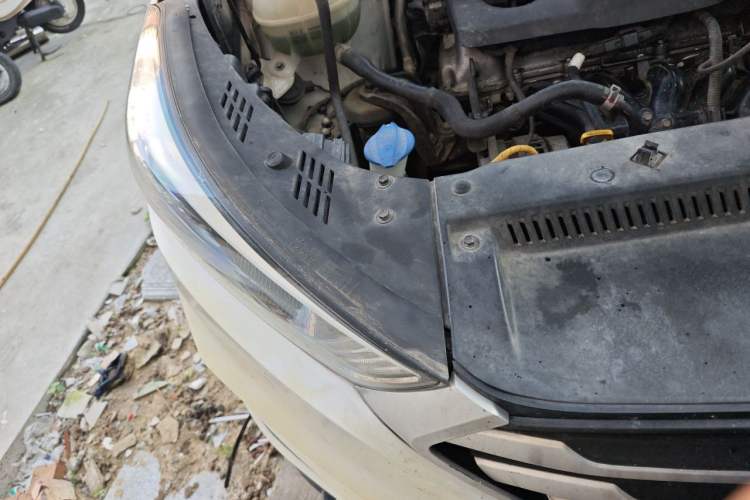 Used Hyundai Tucson 2015 1.6T Dual-Clutch Two-Wheel-Drive Leading Model Right Front Headlight