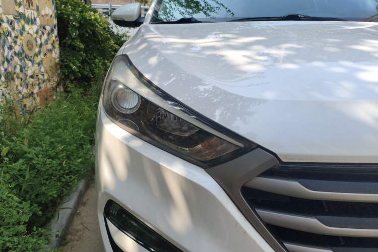 Used Hyundai Tucson 2015 1.6T Dual-Clutch Two-Wheel-Drive Smart Model Right Front Headlight