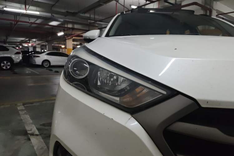 Used Hyundai Tucson 2015 1.6T Dual-Clutch Two-Wheel-Drive Smart Model Right Front Headlight