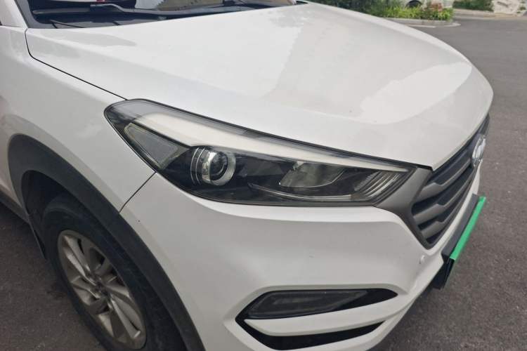 Used Hyundai Tucson 2015 1.6T Dual-Clutch Two-Wheel-Drive Smart Model Right Front Headlight