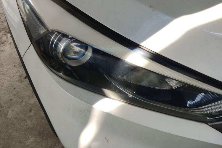 Used Hyundai Tucson 2015 1.6T Dual-Clutch Two-Wheel-Drive Smart Model Right Front Headlight
