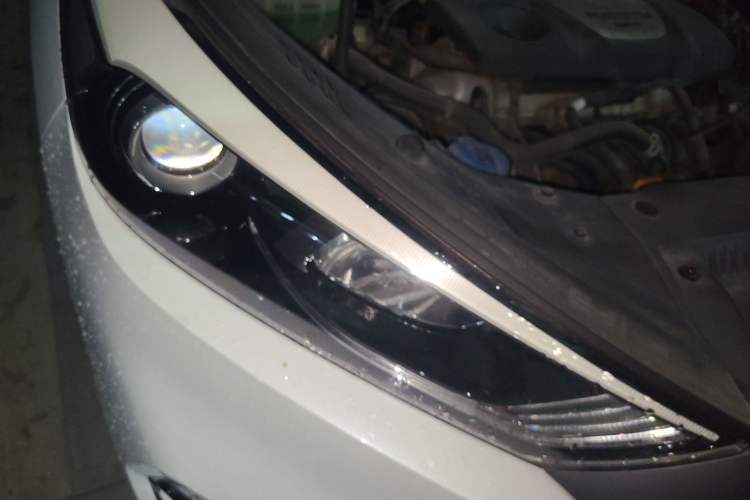 Used Hyundai Tucson 2015 1.6T Dual-Clutch Two-Wheel-Drive Smart Model Right Front Headlight