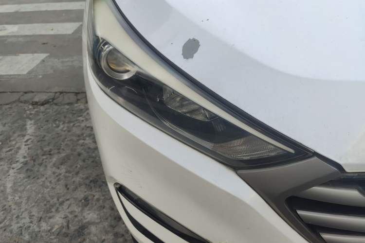 Used Hyundai Tucson 2015 1.6T Dual-Clutch Two-Wheel-Drive Smart Model Right Front Headlight