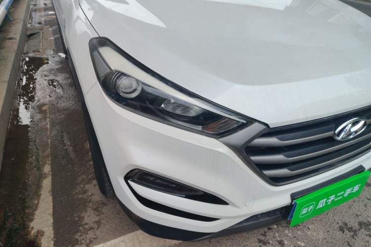 Used Hyundai Tucson 2015 1.6T Dual-Clutch Two-Wheel-Drive Smart Model Right Front Headlight