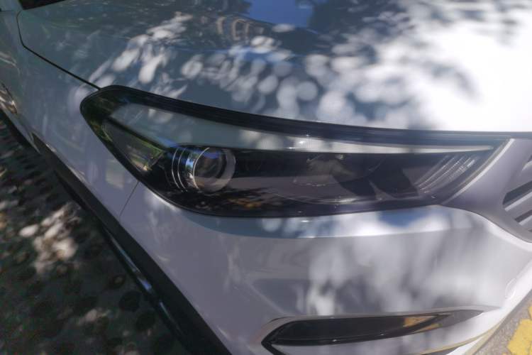 Used Hyundai Tucson 2015 1.6T Dual-Clutch Two-Wheel-Drive Smart Model Right Front Headlight