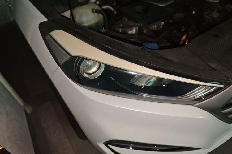 Used Hyundai Tucson 2015 1.6T Dual-Clutch Two-Wheel-Drive Smart Model Right Front Headlight