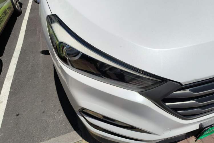 Used Hyundai Tucson 2015 1.6T Dual-Clutch Two-Wheel-Drive Smart Model Right Front Headlight