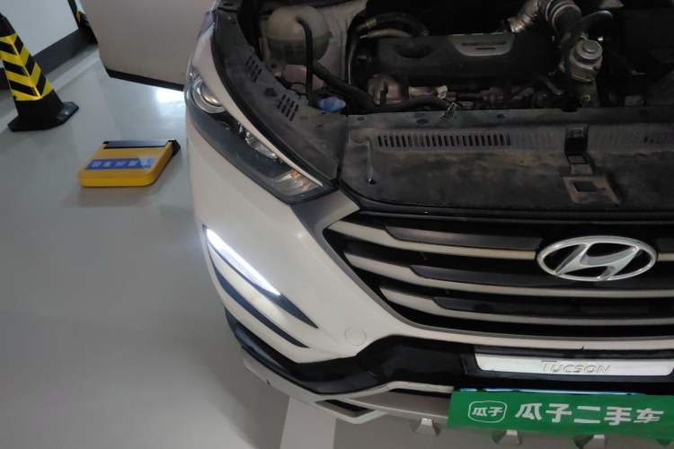 Used Hyundai Tucson 2015 1.6T Dual-Clutch Two-Wheel-Drive Smart Model Right Front Headlight