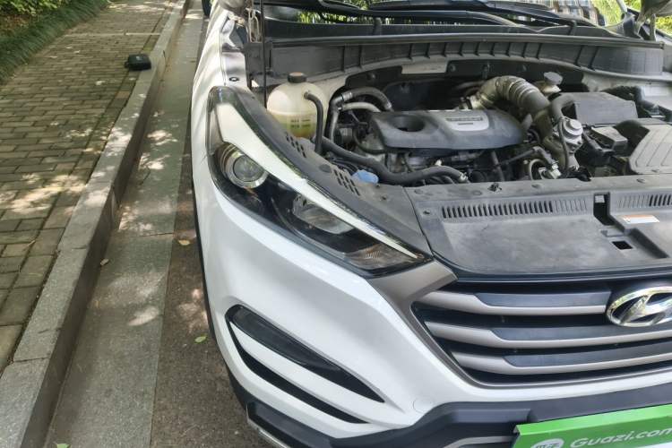 Used Hyundai Tucson 2015 1.6T Dual-Clutch Two-Wheel-Drive Smart Model Right Front Headlight