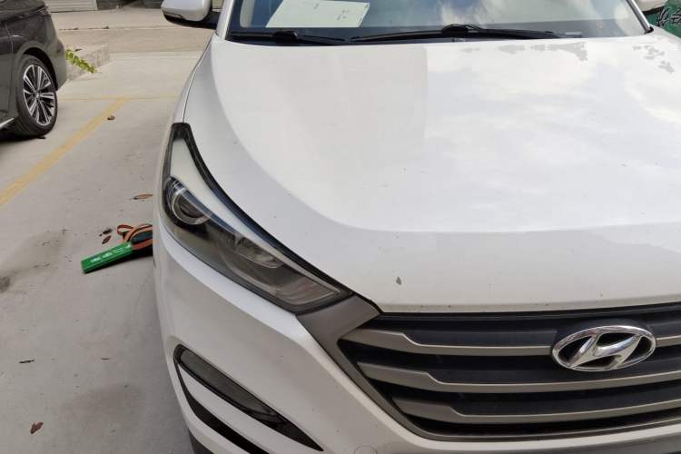 Used Hyundai Tucson 2015 1.6T Dual-Clutch Two-Wheel-Drive Smart Model Right Front Headlight