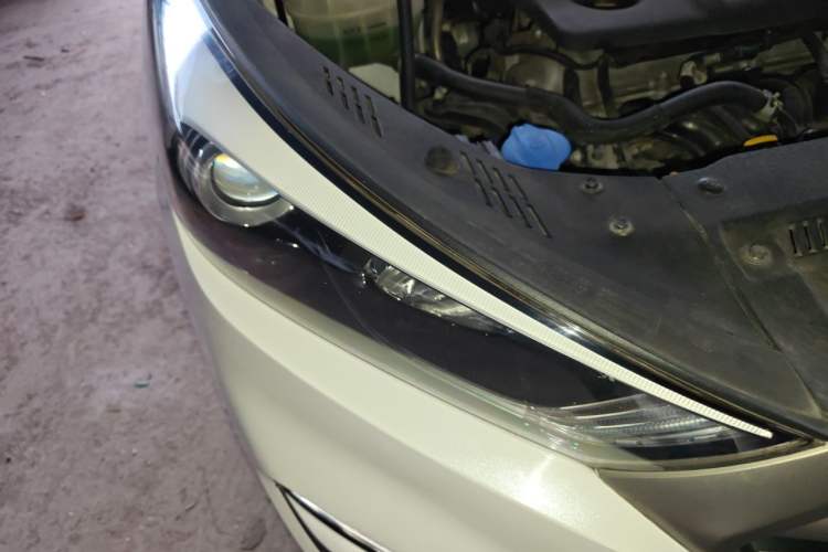 Used Hyundai Tucson 2015 1.6T Dual-Clutch Two-Wheel-Drive Smart Model Right Front Headlight