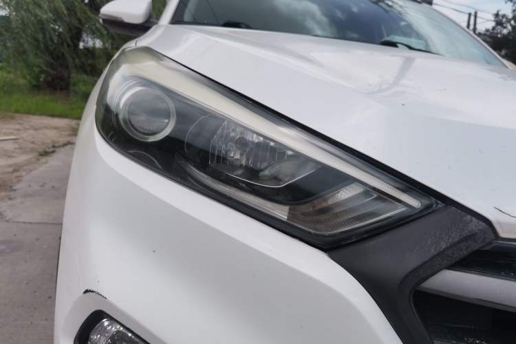 Used Hyundai Tucson 2015 1.6T Dual-Clutch Two-Wheel-Drive Smart Model Right Front Headlight