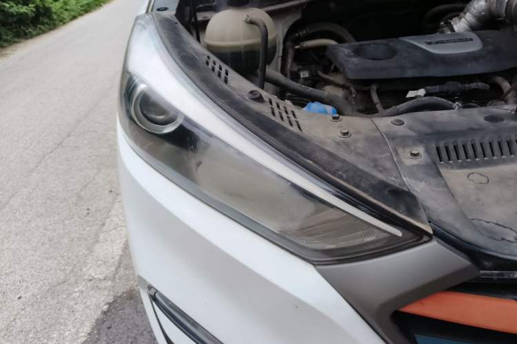 Used Hyundai Tucson 2015 1.6T Dual-Clutch Two-Wheel-Drive Smart Model Right Front Headlight