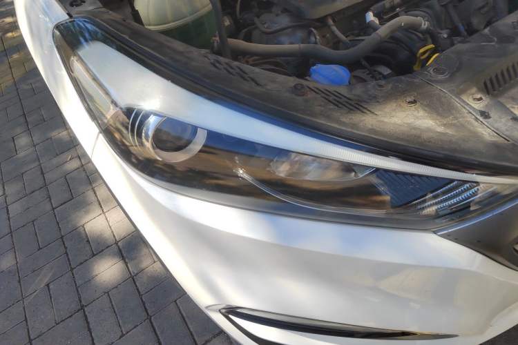 Used Hyundai Tucson 2015 1.6T Dual-Clutch Two-Wheel-Drive Smart Model Right Front Headlight