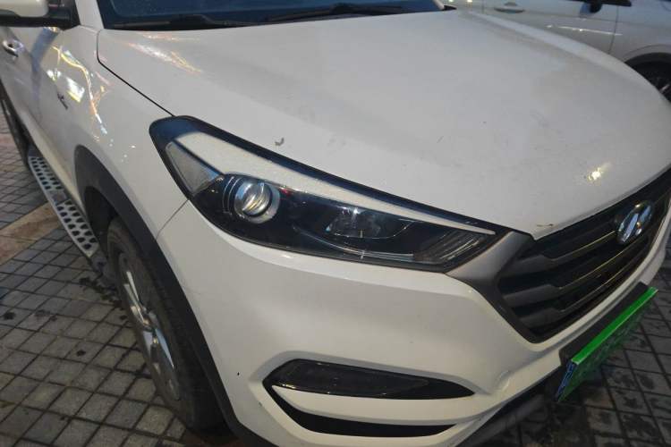 Used Hyundai Tucson 2015 1.6T Dual-Clutch Two-Wheel-Drive Smart Model Right Front Headlight