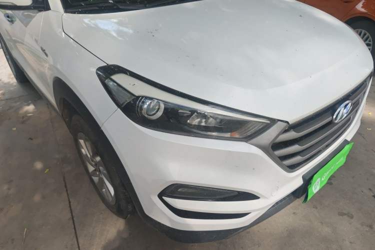 Used Hyundai Tucson 2015 1.6T Dual-Clutch Two-Wheel-Drive Smart Model Right Front Headlight