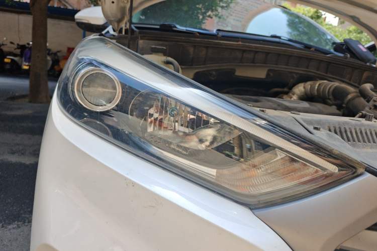 Used Hyundai Tucson 2015 1.6T Dual-Clutch Two-Wheel-Drive Smart Model Right Front Headlight