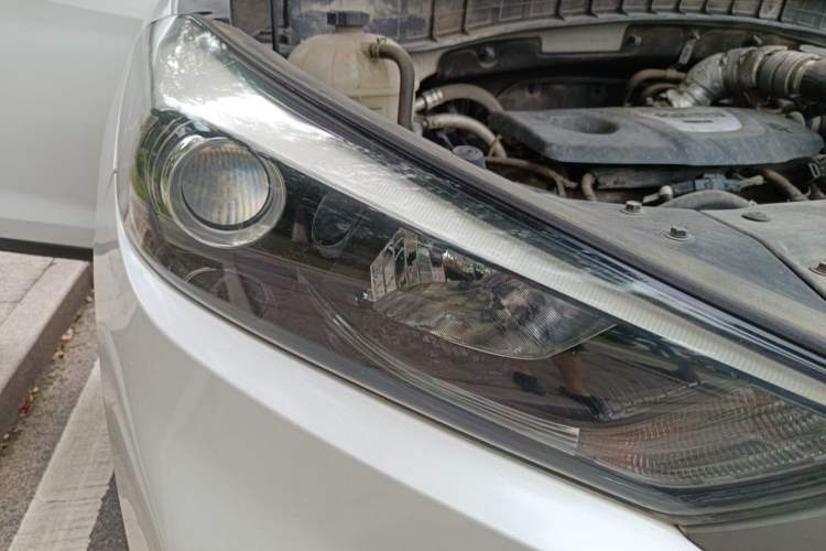 Used Hyundai Tucson 2015 1.6T Dual-Clutch Two-Wheel-Drive Smart Model Right Front Headlight