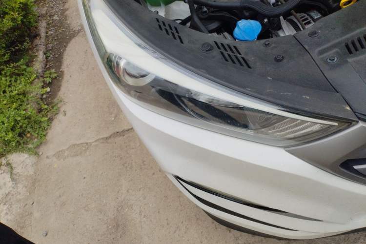 Used Hyundai Tucson 2015 1.6T Dual-Clutch Two-Wheel-Drive Smart Model Right Front Headlight