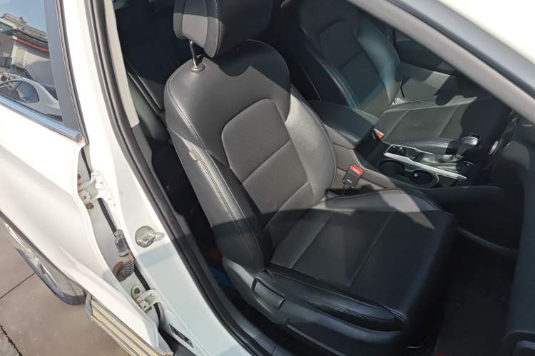 Used Hyundai Tucson 2015 1.6T Dual-Clutch Two-Wheel-Drive Smart Model Right Front Seat