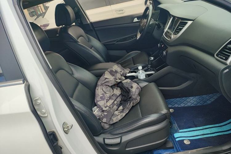 Used Hyundai Tucson 2015 1.6T Dual-Clutch Two-Wheel-Drive Smart Model Right Front Seat