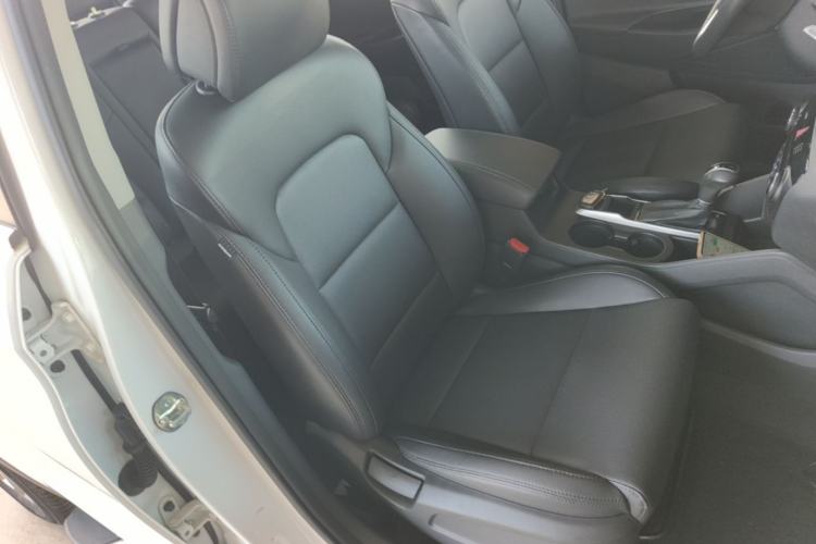 Used Hyundai Tucson 2015 1.6T Dual-Clutch Two-Wheel-Drive Smart Model Right Front Seat