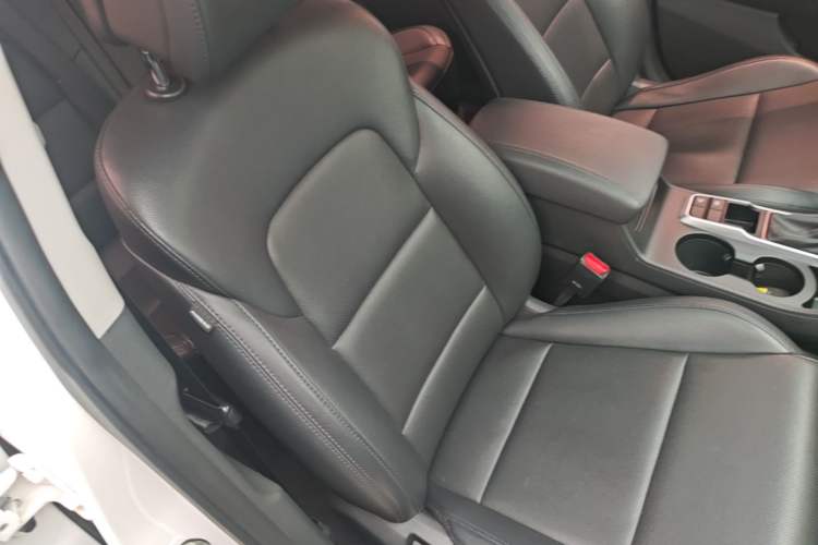 Used Hyundai Tucson 2015 1.6T Dual-Clutch Two-Wheel-Drive Smart Model Right Front Seat