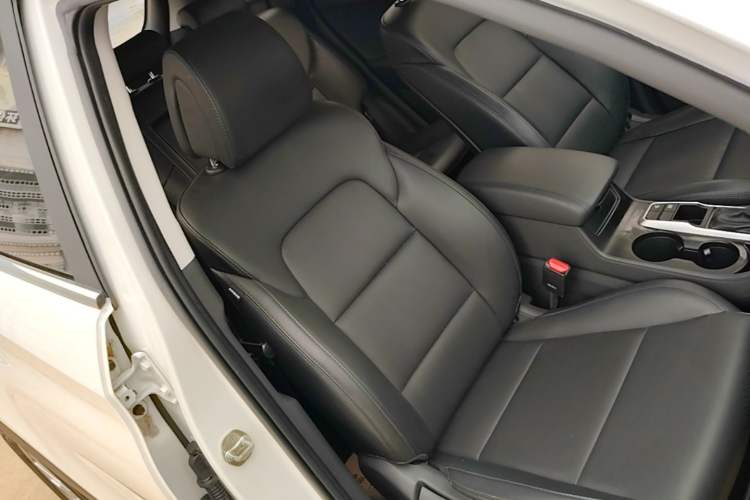 Used Hyundai Tucson 2015 1.6T Dual-Clutch Two-Wheel-Drive Smart Model Right Front Seat
