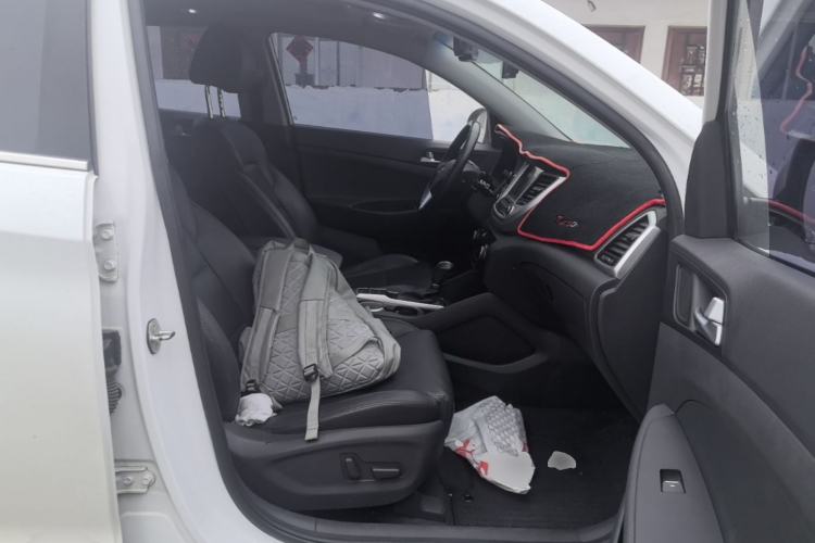 Used Hyundai Tucson 2015 1.6T Dual-Clutch Four-Wheel Drive Flagship Model Right Front Seat