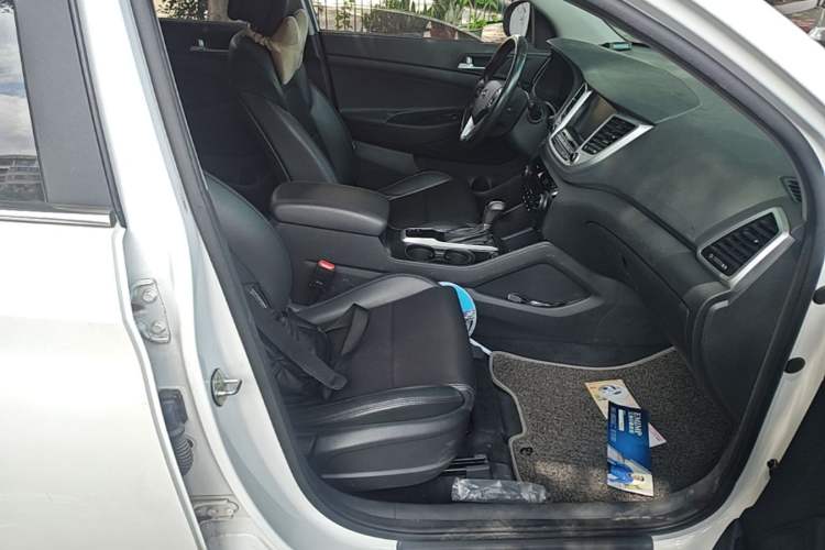 Used Hyundai Tucson 2015 1.6T Dual-Clutch Two-Wheel-Drive Smart Model Right Front Seat