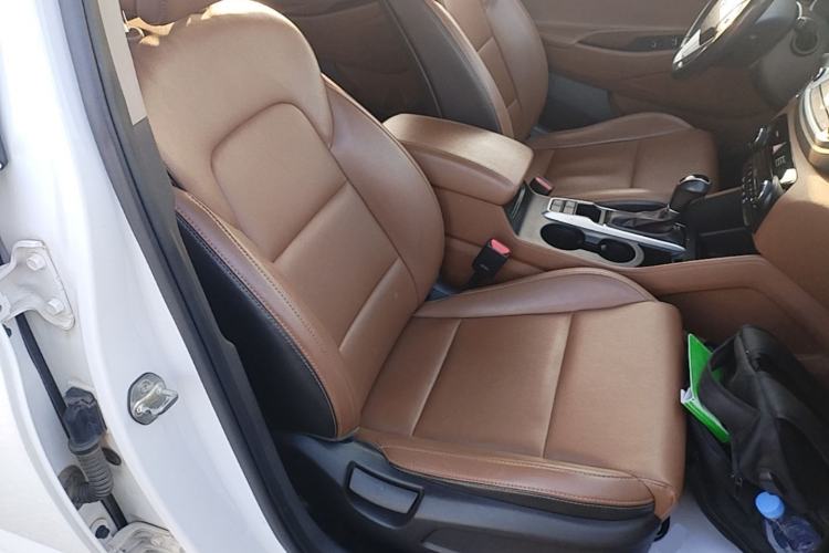 Used Hyundai Tucson 2015 1.6T Dual-Clutch Two-Wheel-Drive Smart Model Right Front Seat