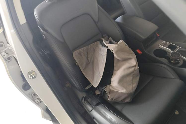 Used Hyundai Tucson 2015 1.6T Dual-Clutch Two-Wheel-Drive Smart Model Right Front Seat