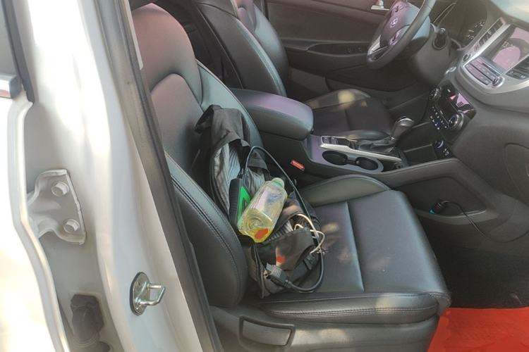 Used Hyundai Tucson 2015 1.6T Dual-Clutch Two-Wheel-Drive Smart Model Right Front Seat
