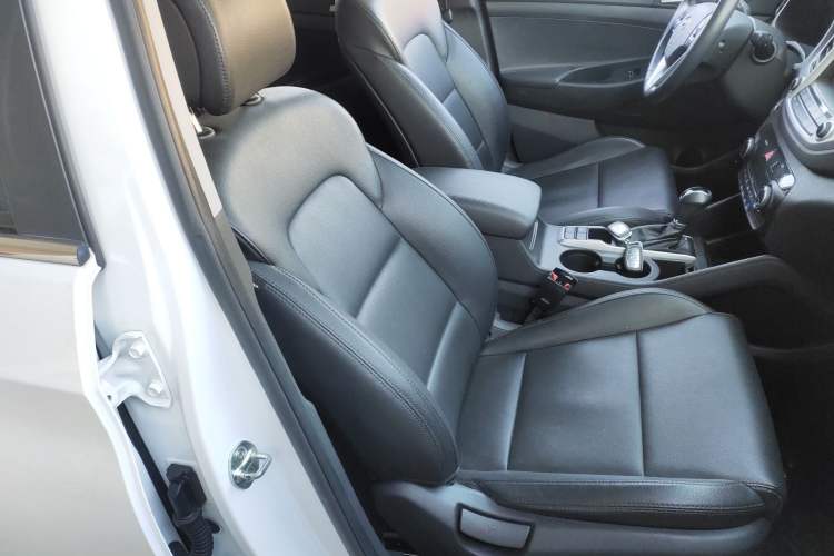 Used Hyundai Tucson 2015 1.6T Dual-Clutch Two-Wheel-Drive Smart Model Right Front Seat