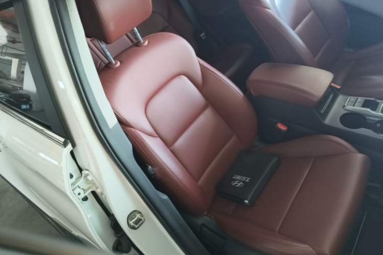 Used Hyundai Tucson 2015 1.6T Dual-Clutch Two-Wheel-Drive Smart Model Right Front Seat