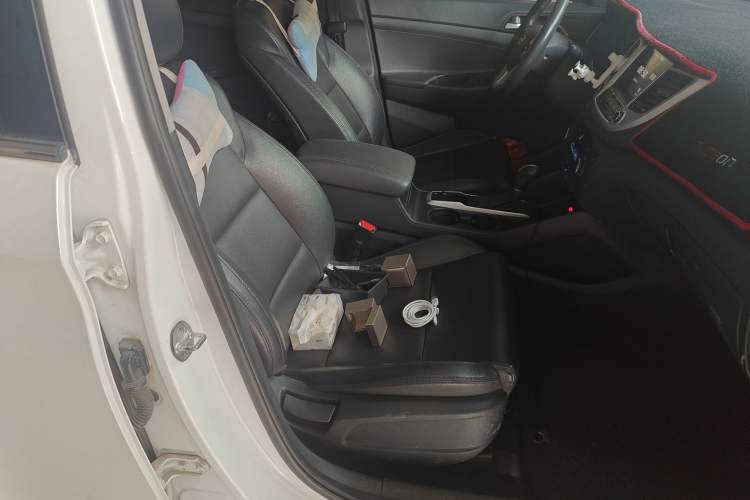 Used Hyundai Tucson 2015 1.6T Dual-Clutch Two-Wheel-Drive Smart Model Right Front Seat