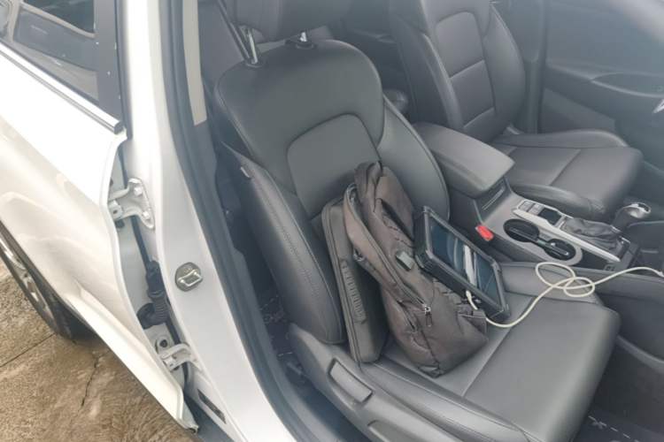Used Hyundai Tucson 2015 1.6T Dual-Clutch Two-Wheel-Drive Smart Model Right Front Seat