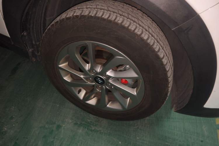 Used Hyundai Tucson 2015 1.6T Dual-Clutch Two-Wheel-Drive Smart Model Right Front Wheel Hub