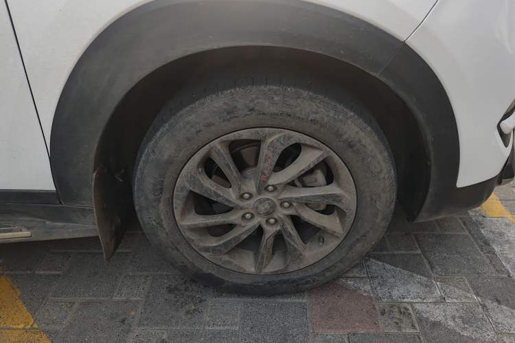 Used Hyundai Tucson 2015 1.6T Dual-Clutch Two-Wheel-Drive Smart Model Right Front Wheel Hub