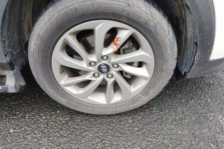 Used Hyundai Tucson 2015 1.6T Dual-Clutch Two-Wheel-Drive Smart Model Right Front Wheel Hub