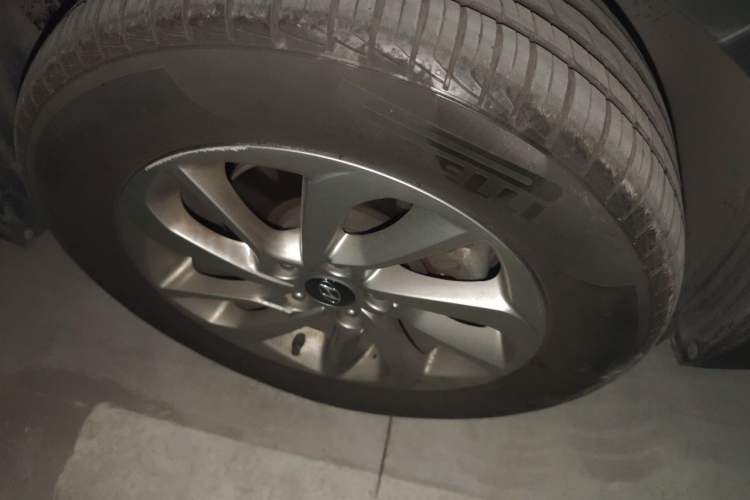 Used Hyundai Tucson 2015 1.6T Dual-Clutch Two-Wheel-Drive Smart Model Right Front Wheel Hub