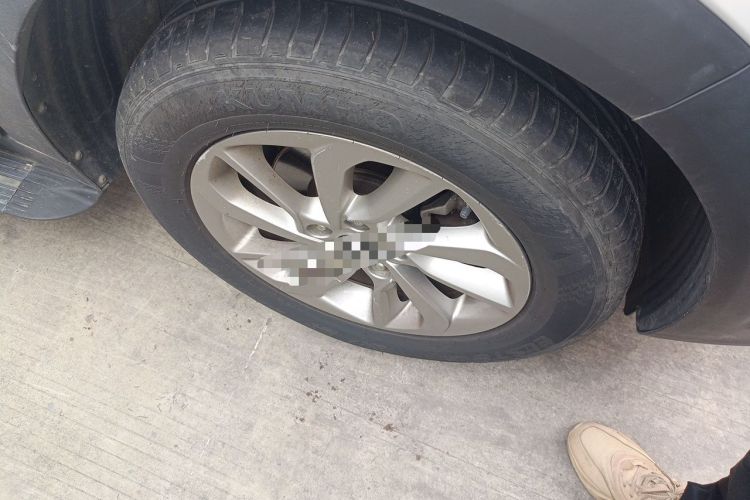 Used Hyundai Tucson 2015 1.6T Dual-Clutch Two-Wheel-Drive Smart Model Right Front Wheel Hub