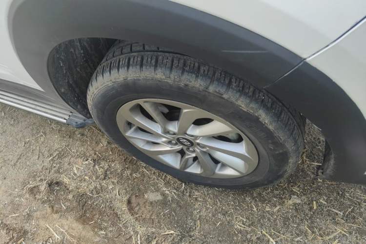 Used Hyundai Tucson 2015 1.6T Dual-Clutch Two-Wheel-Drive Smart Model Right Front Wheel Hub
