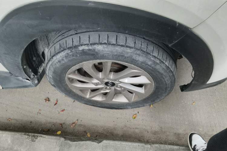 Used Hyundai Tucson 2015 1.6T Dual-Clutch Two-Wheel-Drive Smart Model Right Front Wheel Hub