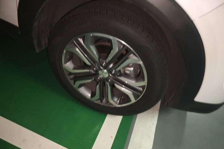 Used Hyundai Tucson 2015 1.6T Dual-Clutch All-Wheel-Drive Premium Model Right Front Wheel Hub