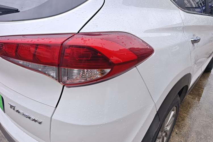 Used Hyundai Tucson 2015 1.6T Dual-Clutch Two-Wheel-Drive Smart Model Right Rear Taillight