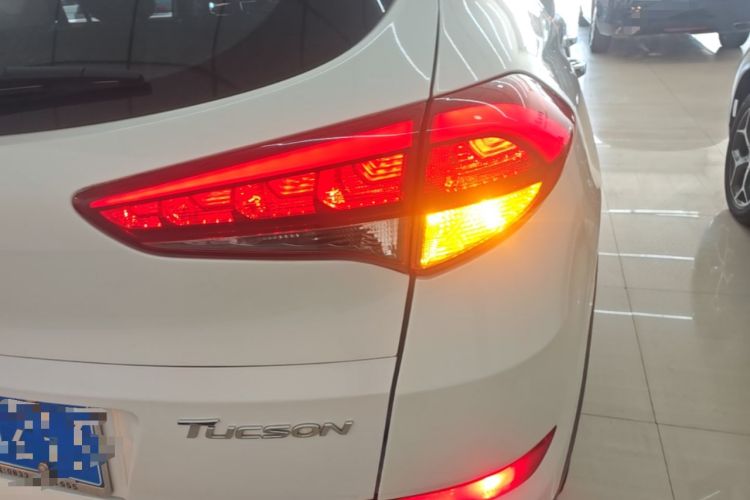 Used Hyundai Tucson 2015 1.6T Dual-Clutch Two-Wheel-Drive Leading Model Right Rear Taillight