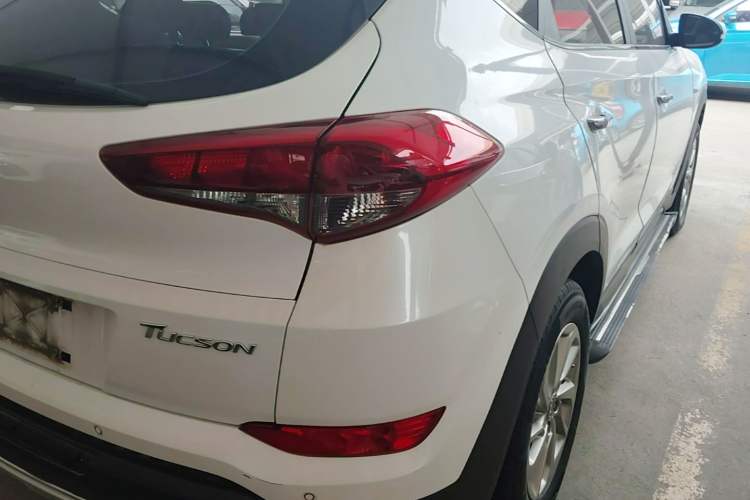 Used Hyundai Tucson 2015 1.6T Dual-Clutch Two-Wheel-Drive Smart Model Right Rear Taillight