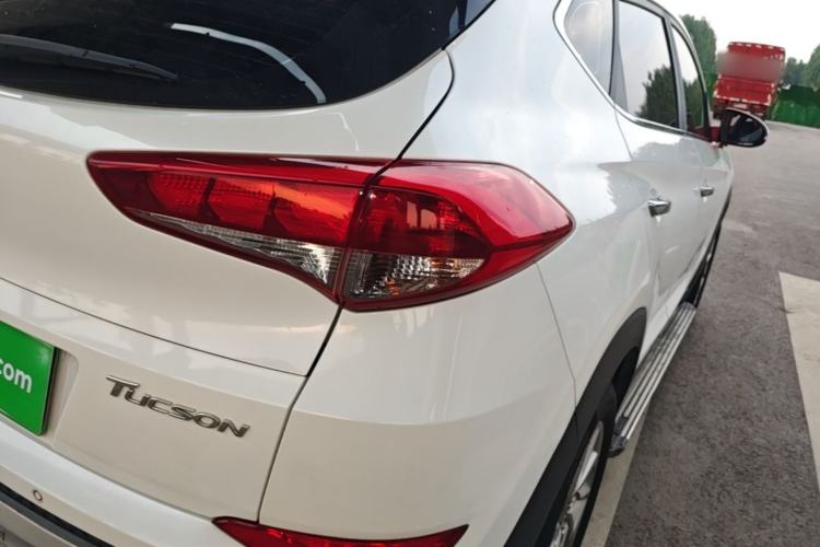 Used Hyundai Tucson 2015 1.6T Dual-Clutch Two-Wheel-Drive Smart Model Right Rear Taillight